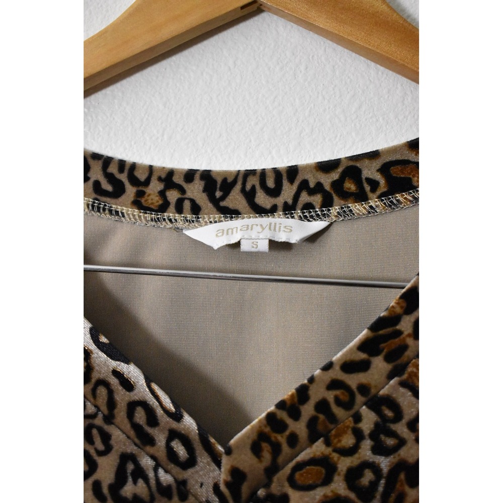 Amaryllis Leopard Print Velvet‎ V-Neck Top Women Size S Brown Excellent High-Low - Picture 5 of 6